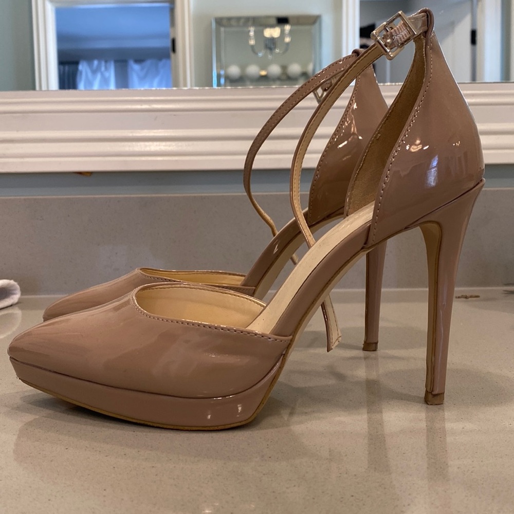 Jessica Simpson Taupe Heel size 8